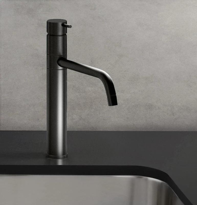 Waterevolution Flow kuhinjska armatura mat črna T150PR