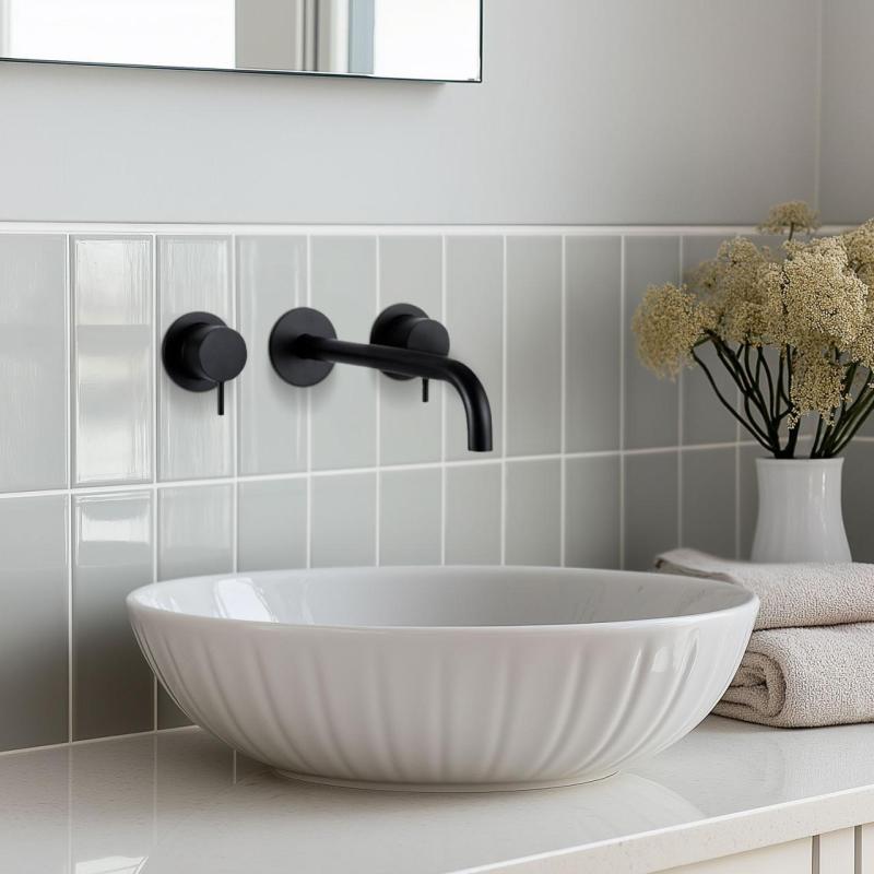 Waterevolution Flow 3-luknjasta vgradna pipa za umivalnik, mat črna, z izlivom 25 cm T1163FPR-25