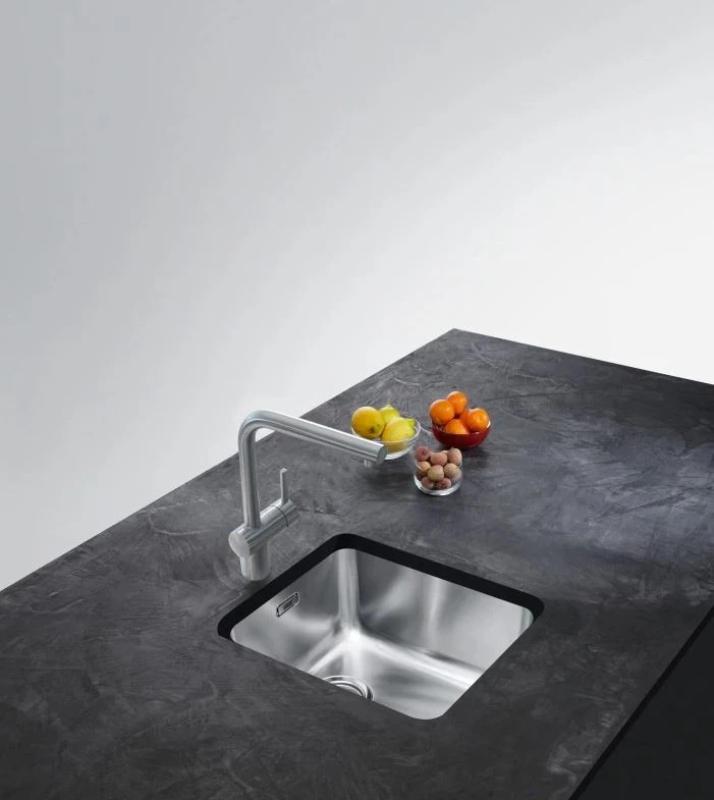 Franke masivna nerjaveče jeklo kuhinjska pipa Atlas Neo vrtljivi izliv 115.0521.435