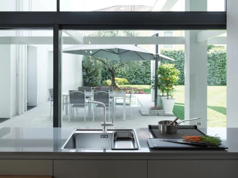 Franke RVS brušena kuhinjska pipa Atlas Neo z izvlečnim izlivom inox 115.0521.438