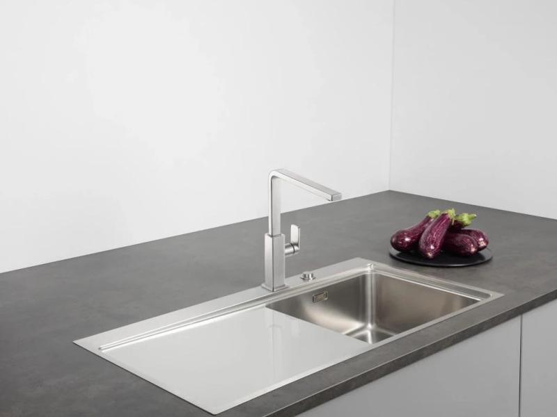 Franke masivna nerjaveča jeklena kuhinjska pipa Mythos z vrtljivim izlivom inox 115.0547.852