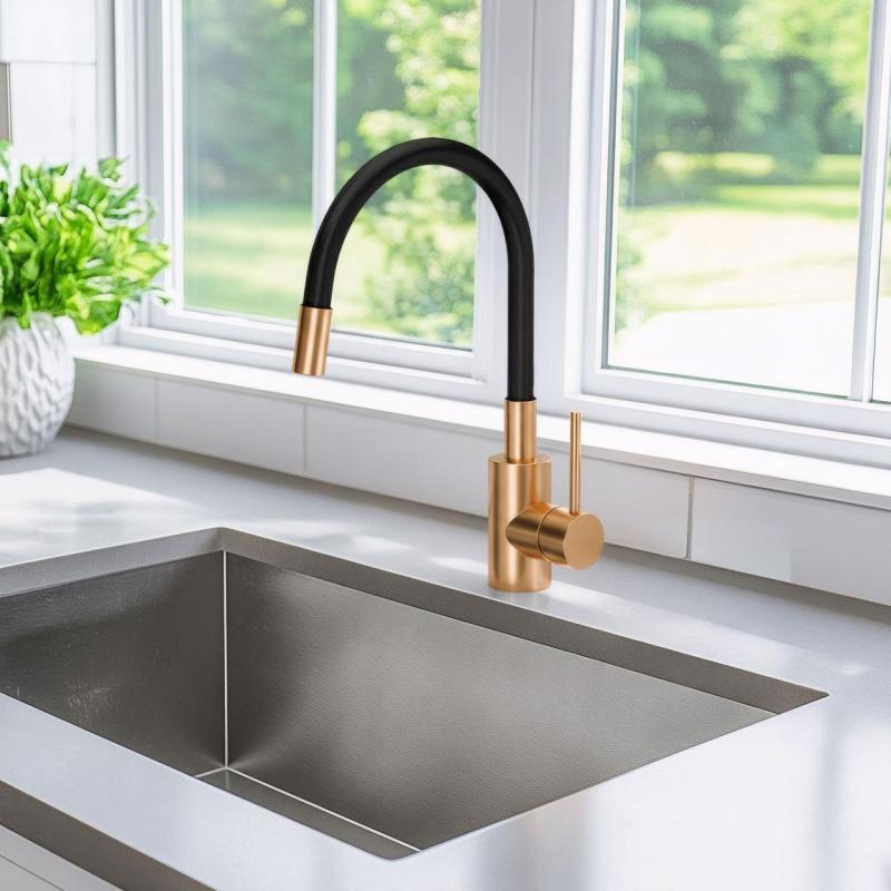 Quadri Bristol kuhinjska armatura s fleksibilnim črnim izlivom PVD brušeni baker 1208955984