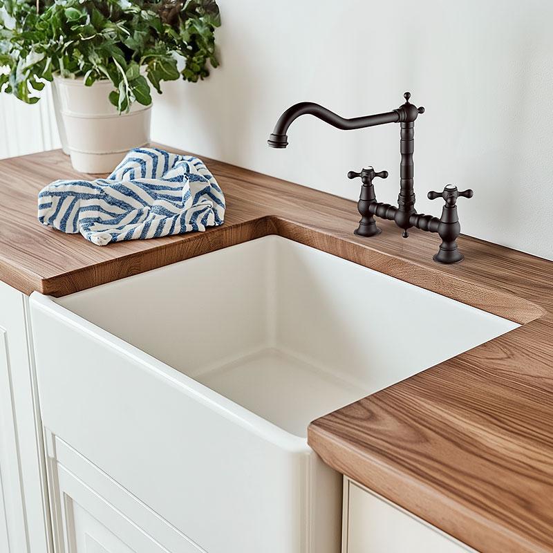 AquaTrimo Windsor 2-luknjična klasična kuhinjska nostalgična mostna kuhinjska pipa z navpičnim izlivom črna 21WS7653SW