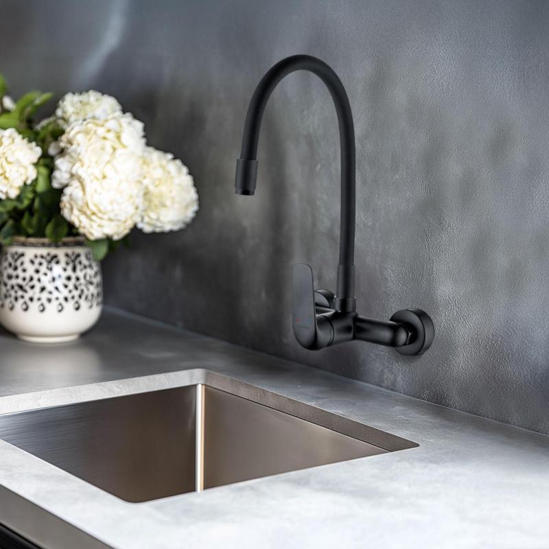 Aquatrimo Chopin stenska pipa z visoko prilagodljivim izlivom mat črna 21CP8462SW