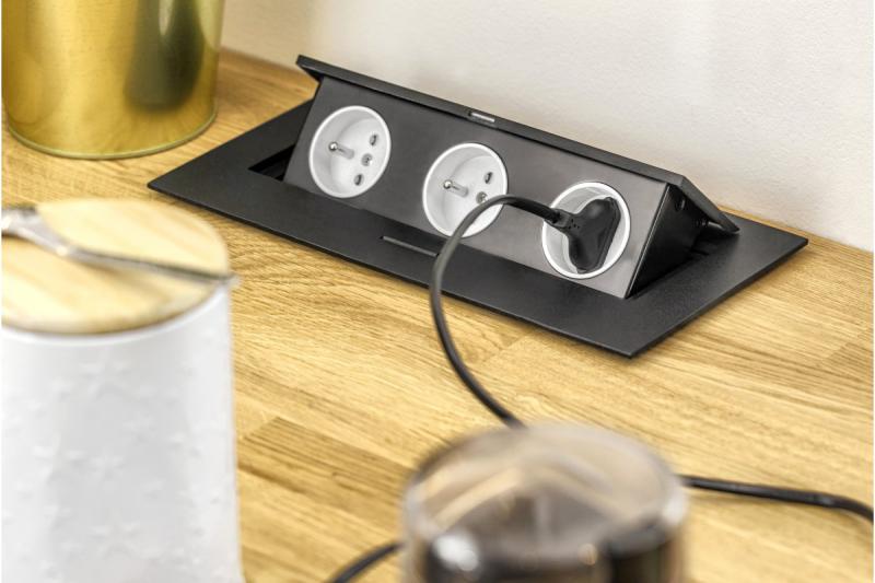 Pravokotna vgradna vtičnica 1208958682