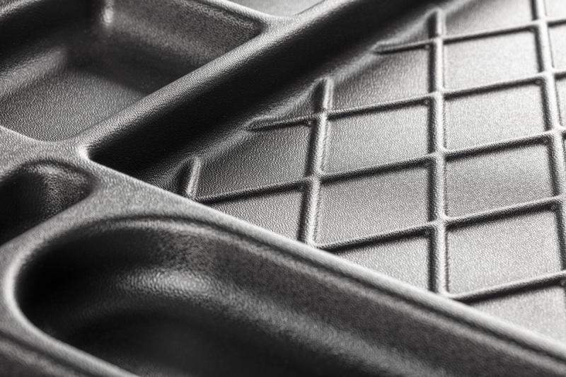 Hoegert Orodjarna s 7 predali in stranskimi vrati. 1208962009