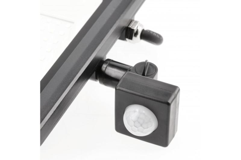 LED reflektor iNEXT s senzorjem gibanja 30 W 2400 lm, PF>0,9, RA>80, IP65, 120°, 6400 K, črno ohišje 1208962860