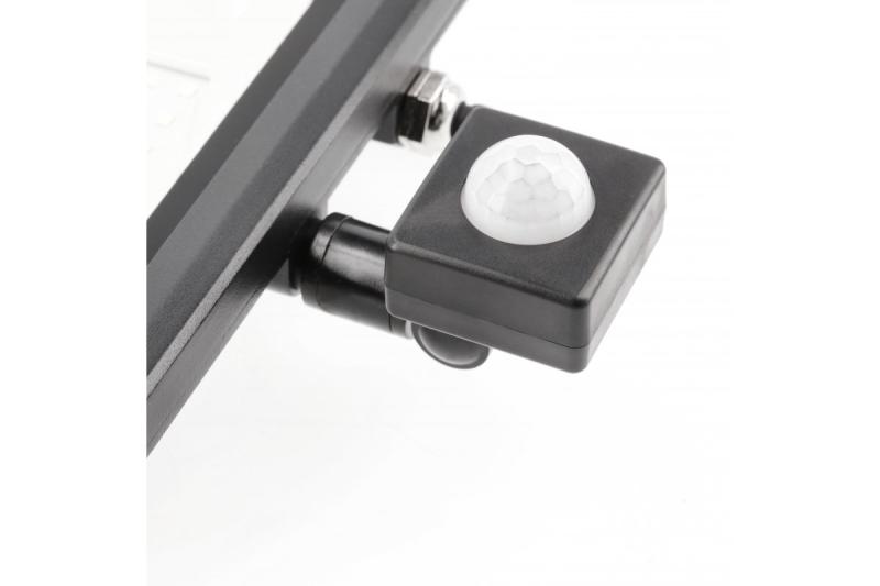 LED reflektor iNEXT z detektorjem gibanja 50W 4000lm, PF>0,9, RA>80, IP65, 120°, 6400K, črno ohišje 1208962862