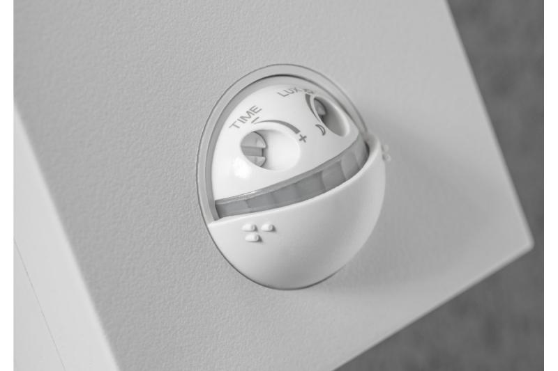 LED svetilka PARIS z gibalskim senzorjem 10W 900lm IP54 AC220-240V 50/60Hz 140° 9m 4000K bela. 1208963095