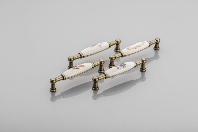 Porcelanski ročaj 728B C=96mm antikna medenina X-zlati okras 1208965697