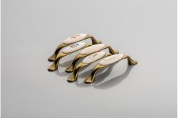 Porcelanski ročaj 728P C=96mm antik medenina R-roza cvet 1208965704