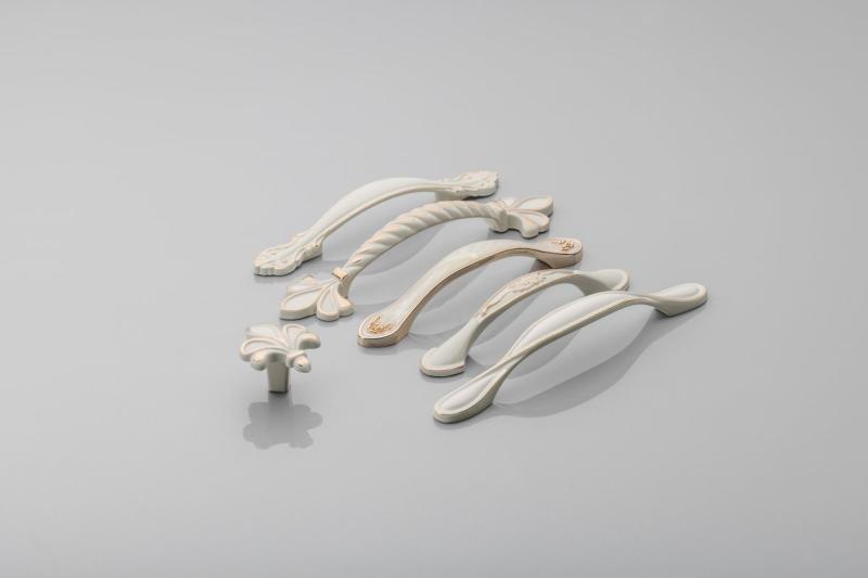 Zamak ročaj ROYAL5 C=128 mm bel/zlato 1208966199