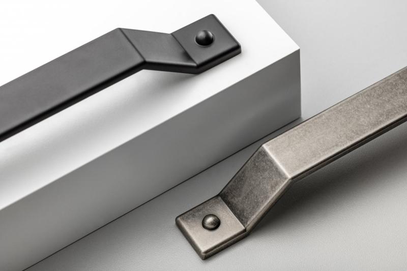 Ročaj Zamak STEP C = 160 mm, antično srebro 1208966204