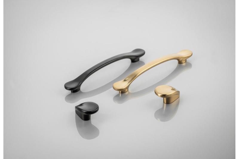 Ročaj Zamak VENICE C = 128 mm črna mat 1208966229