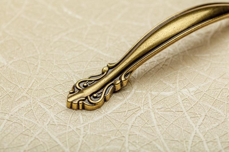 Zamak ročaj WERONA C=96mm starinsko medenina 1208966256