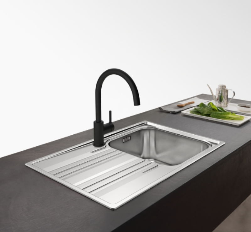 Franke Lina XL kuhinjska armatura črna z vrtljivim izlivom 115.0626.019