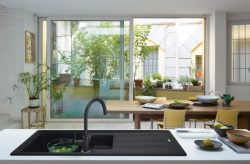 Franke Lina XL kuhinjska armatura Onyx z vrtljivim izlivom 115.0626.020