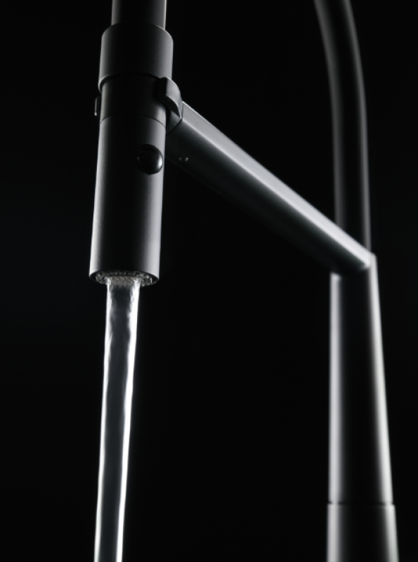 Franke Icon Enoročna Kuhinjska Armatura z Gibljivo Ročno Prho, Črna 115.0690.598