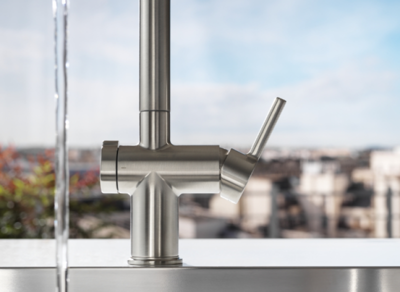 Franke Active Twist Enoročna Mešalna Pipa iz Nerjavečega Jekla z Izvlečno Izlivko in Vgrajenim Upravljanjem Odpada 115.0653.505