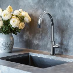 Waterevolution Flow kuhinjska armatura z okroglim vrtljivim izlivom krom T158U01