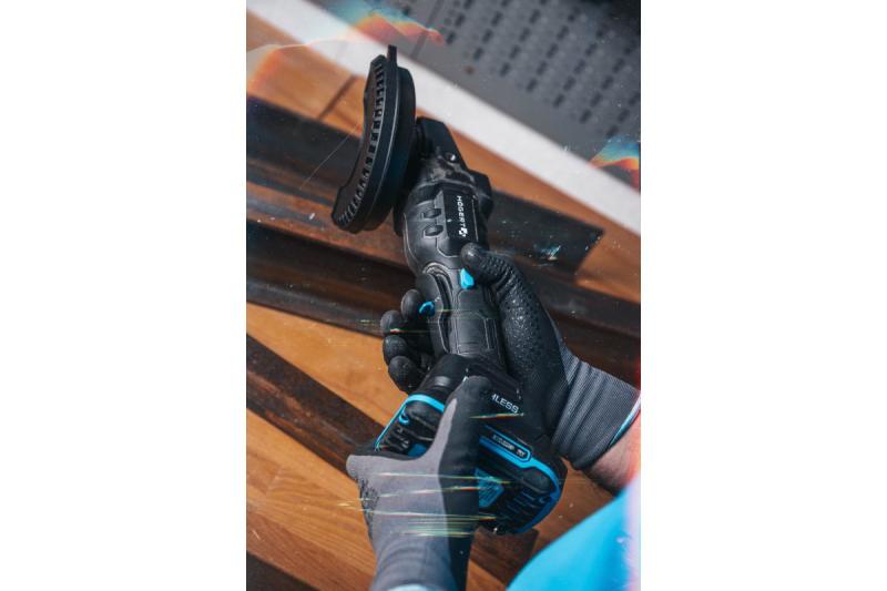 HÖGERT Brezžični kotni brusilnik s pedalnim stikalom, 125MM, 18V, set z baterijo, polnilnikom, dodatki