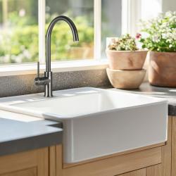 Ausmann Ceramic Panor Shade keramični beli pomivalni korit - podgradbeni in vgradni 630 x 597 mm z odprtino za pipo in mat črnim čepom 1208970554