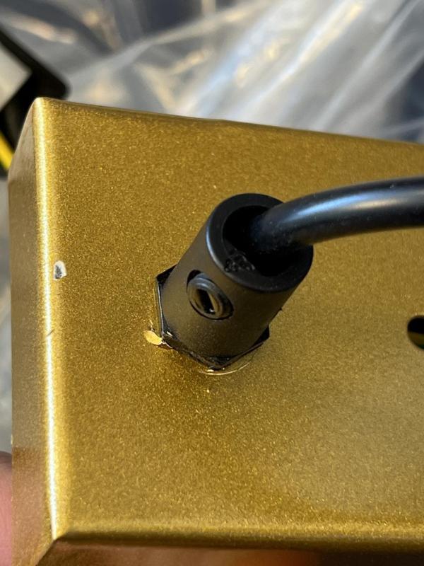 OUTLET Okvir Poškodovano Dekor Avelin viseča svetilka z zlatim pravokotnim okvirjem širine 80 cm 2287