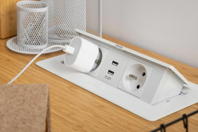 Mehki izvlečni modul za vtičnice.