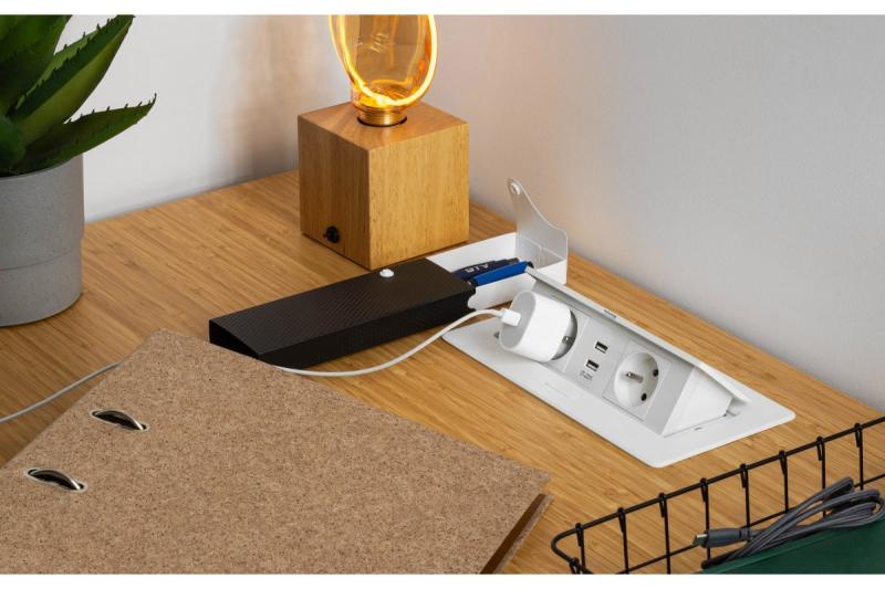 Mehki izvlečni modul za vtičnice.