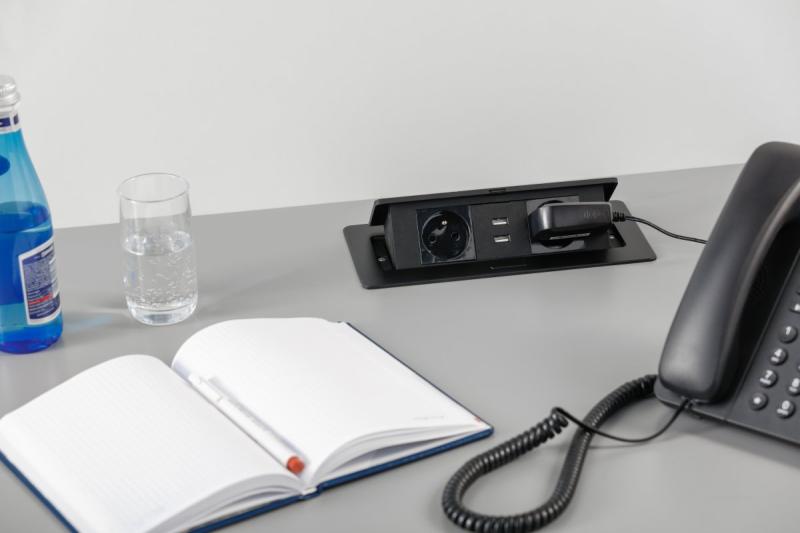 Podaljšek za namizje SOFT 2x vtičnica z ozemljitvijo, USB 2.1A, napajalni kabel z vtičem, črn