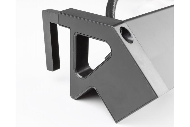 Pohištvena vtičnica BASCO, 3xSHUKO, USB A+C, kabel 1,5 m, črna