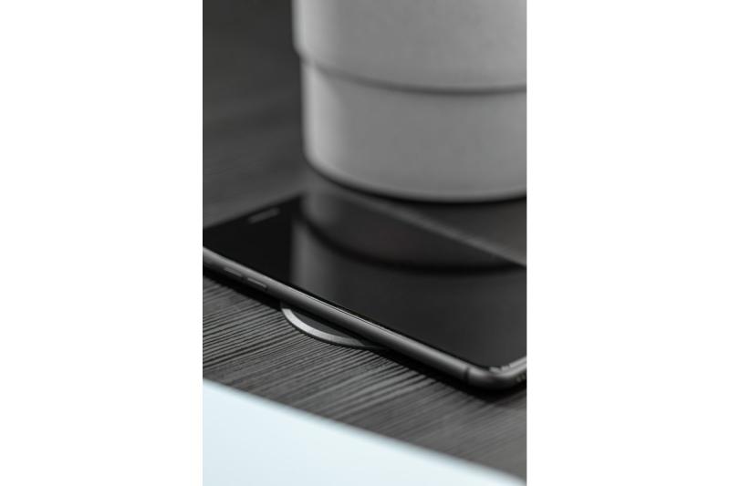 Brezžična polnilna naprava s hitrim polnjenjem, vgradna, črna