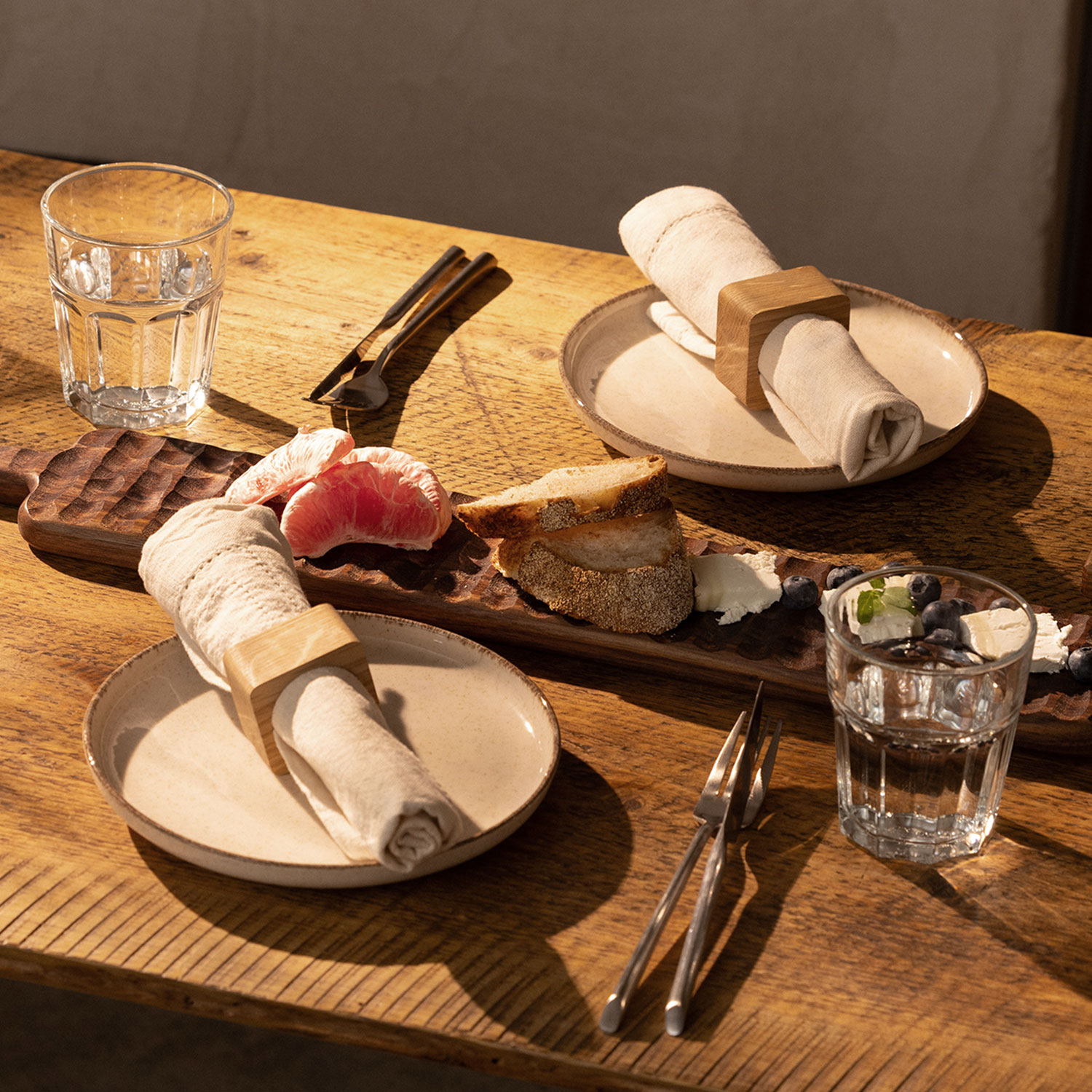 Od priprave do zabave: 8 kuhinjskih pripomočkov, ki dejansko poenostavijo praznično kuhanje