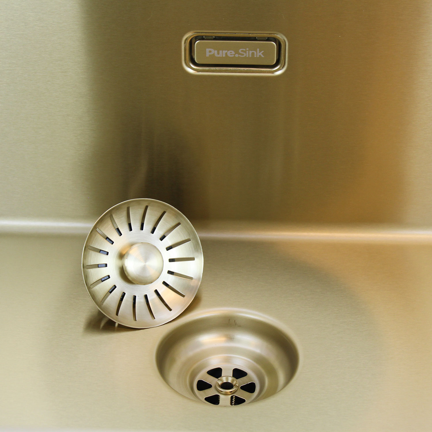 Kako preprečiti neprijetne vonjave v pomivalnem koritu, preden se pojavijo